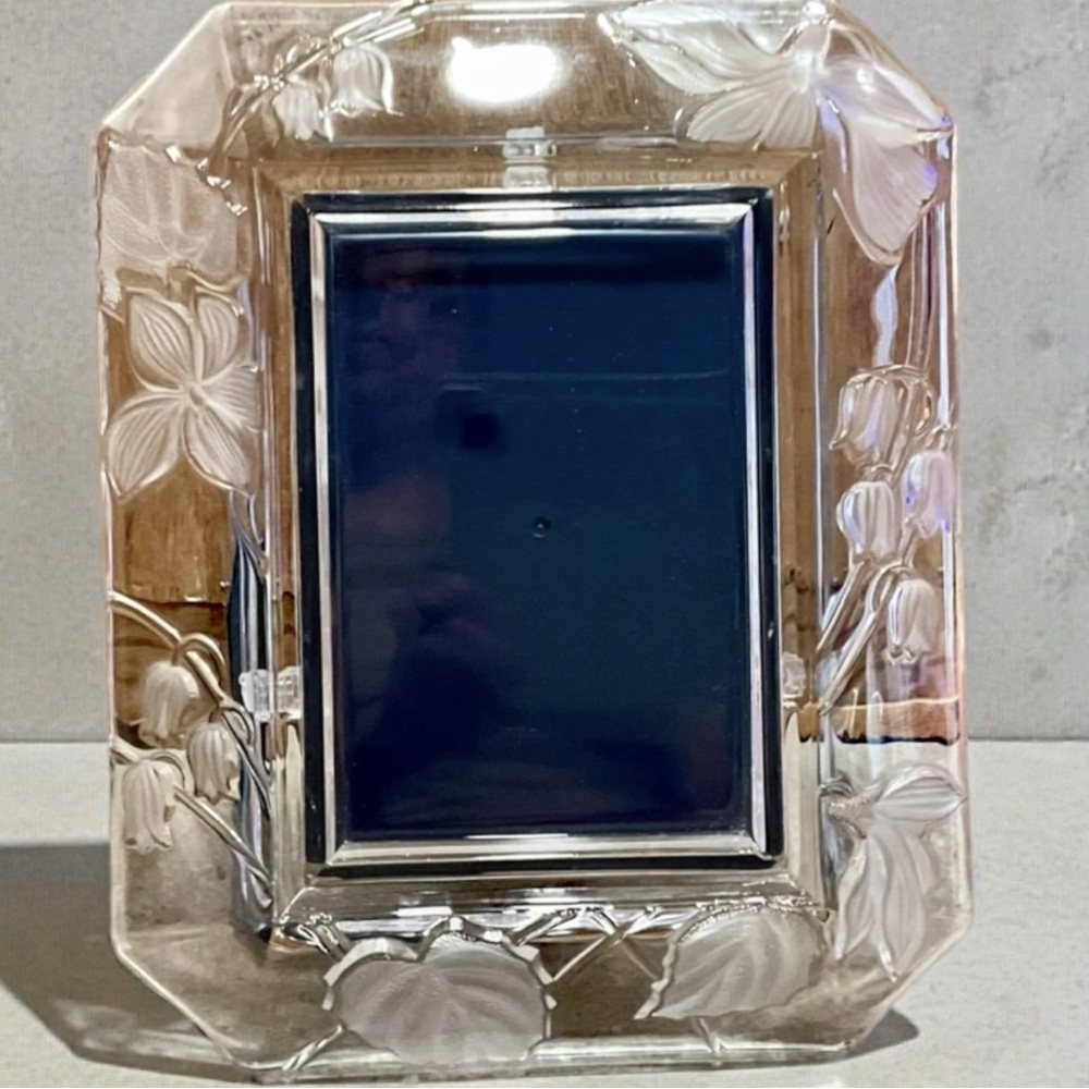 💖Beautiful Vintage Crystal Floral 5 X 7 Photo Frame